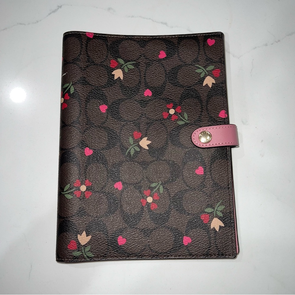 COACH Notebook In Signature Canvas w/ Heart Petal💖🌸